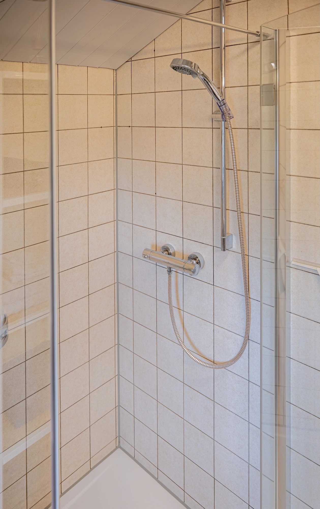 Badezimmer Ausstattung Ferienwohnung Lingenau Bregenzerwald