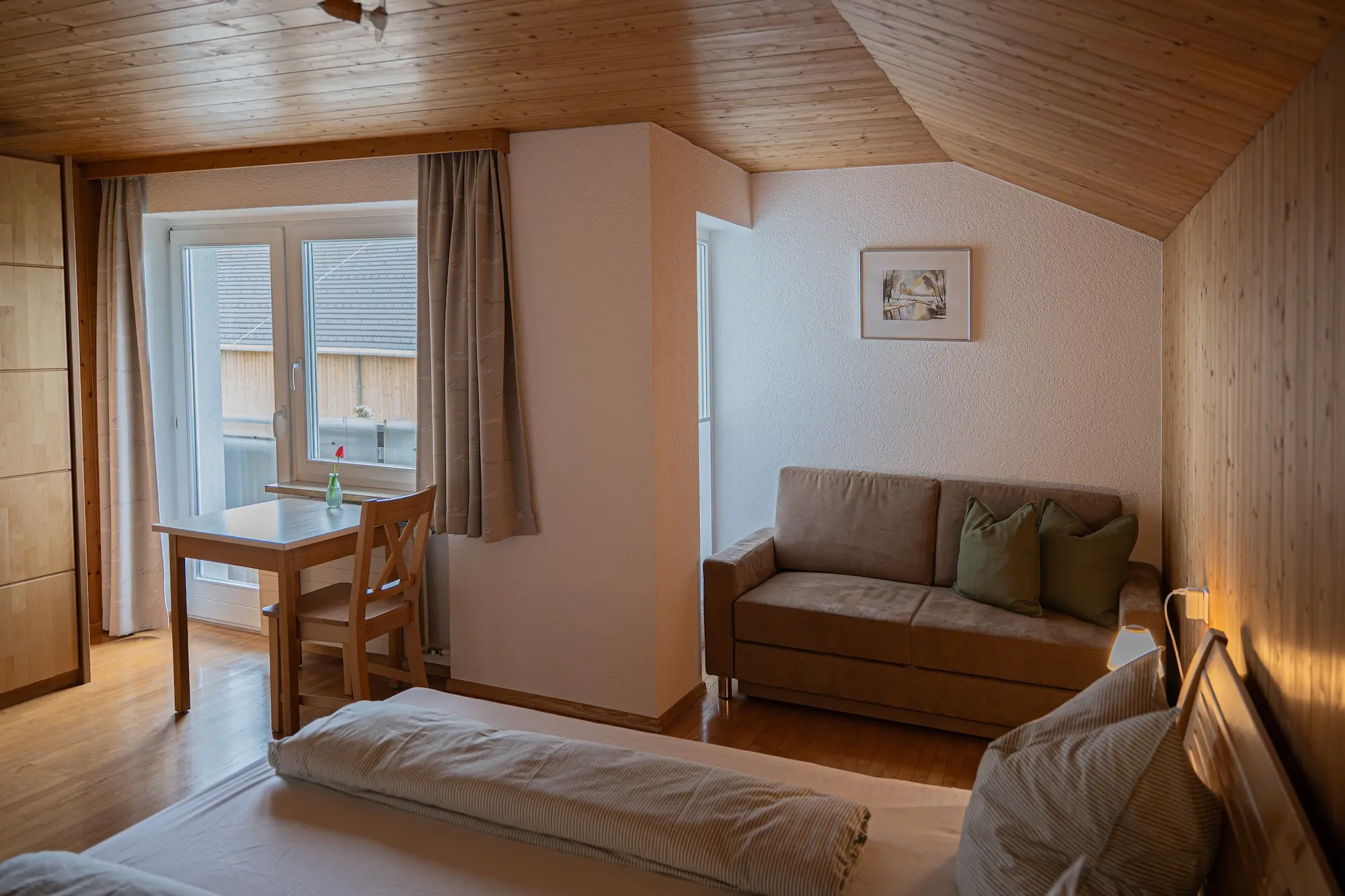 Kleiderschrank und Stauraum Elternschlafzimmer Lingenau