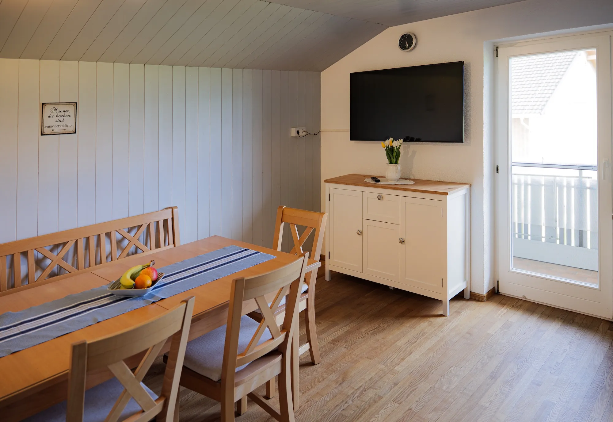 Wohnküche Ferienwohnung Bereuter Lingenau mit Essbereich, Küche und Smart-TV